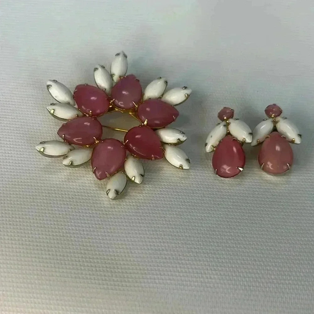 D&E Juliana White Milk Glass Navette Pastel Rhinestone Floral Brooch Earring Set